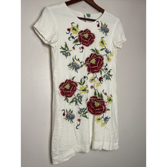 Farm Rio Short Sleeve Mini Dress Womens small Floral Embroidered Shift Casual - Picture 2 of 13